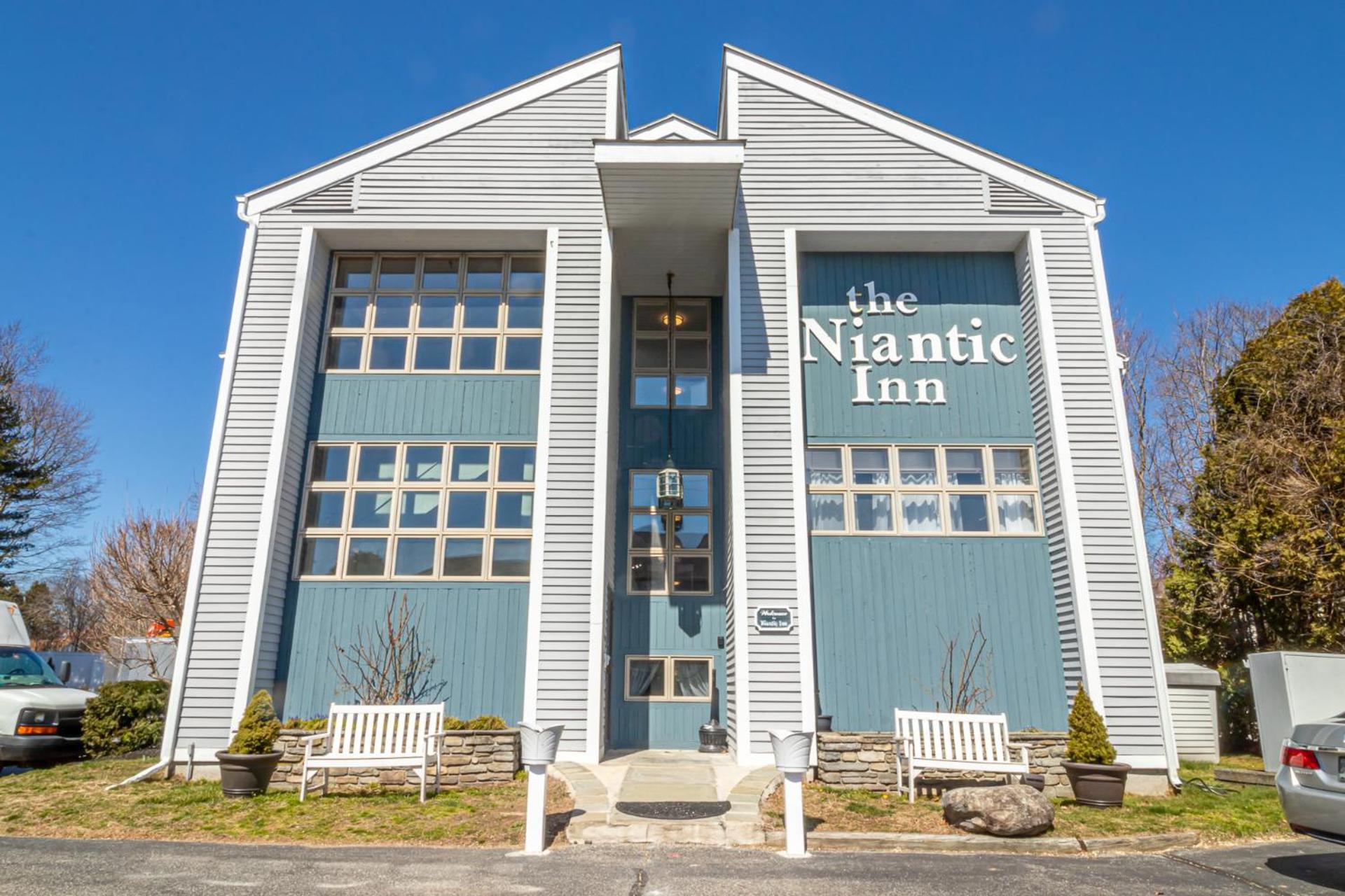 The Niantic Inn Exterior photo